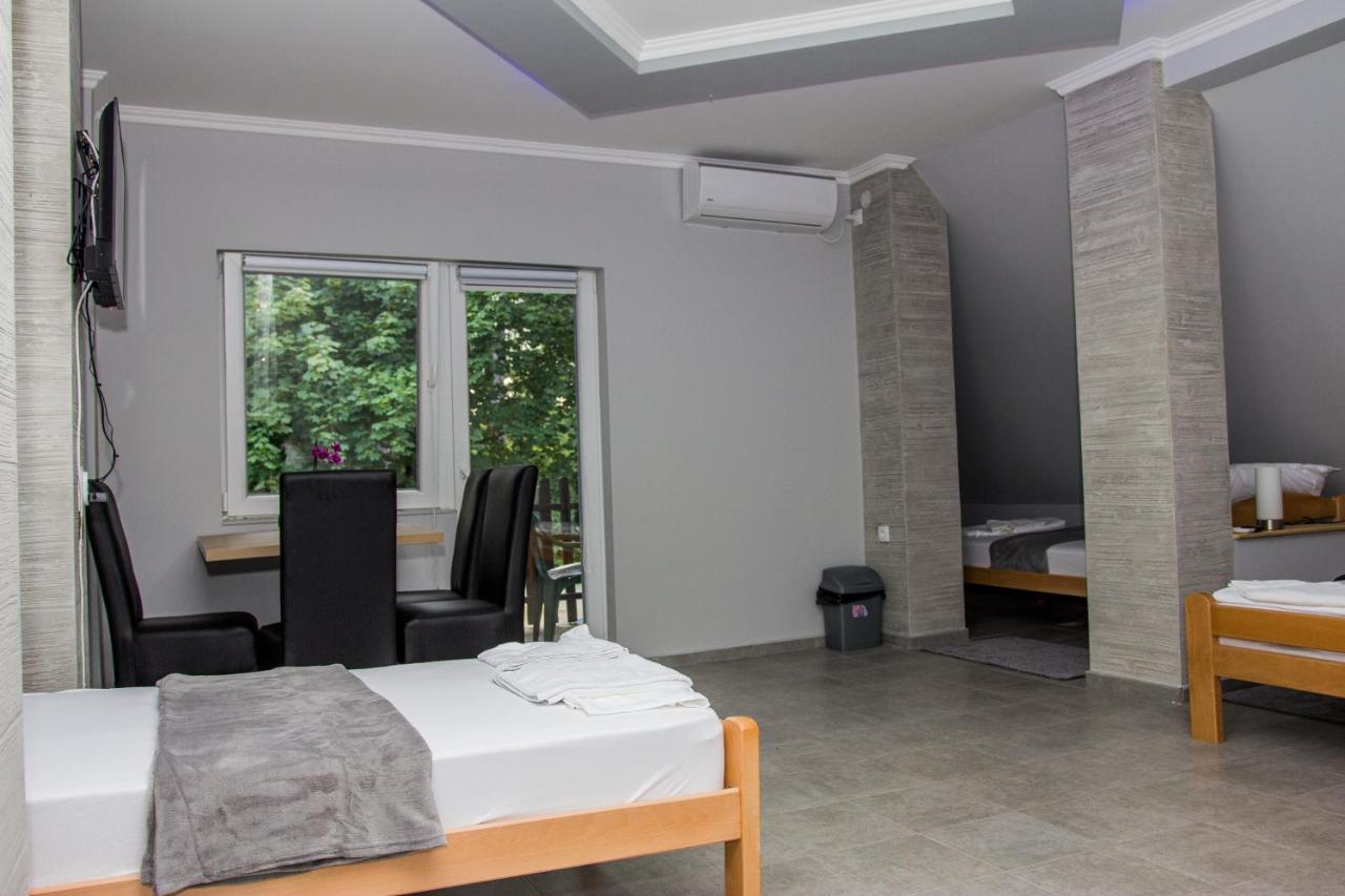 Feher Akac Guest House Palić Extérieur photo