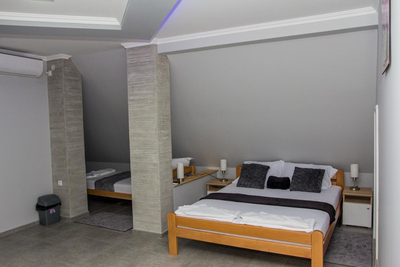 Feher Akac Guest House Palić Extérieur photo
