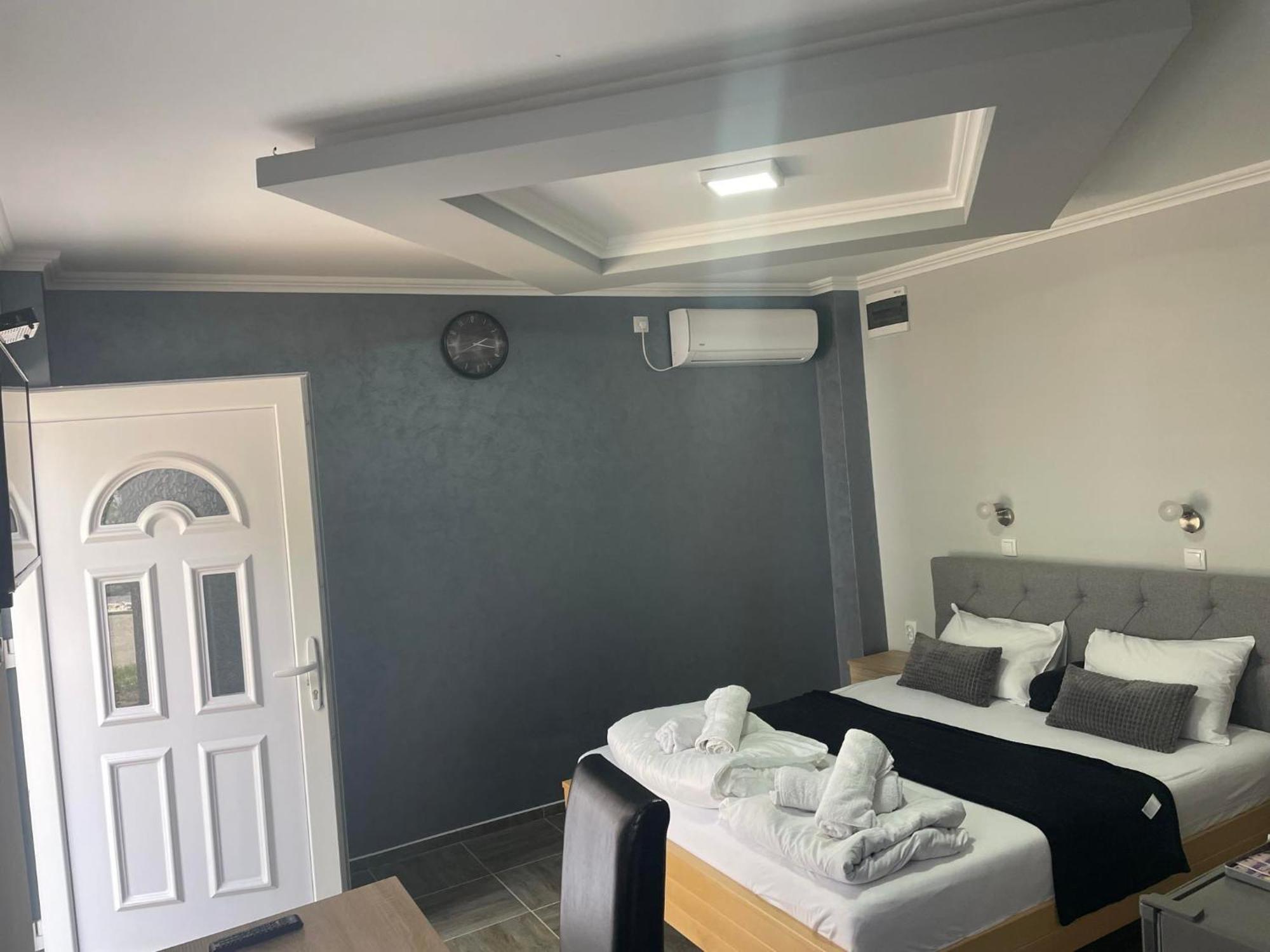 Feher Akac Guest House Palić Extérieur photo